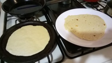 Learning to make tortillas